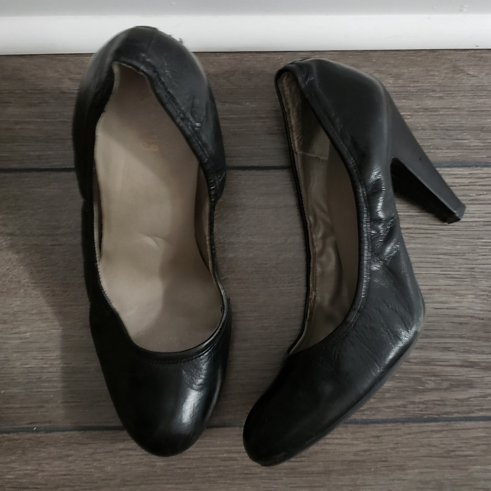 Super comfy casual pumps
